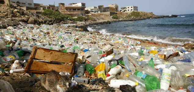 WHO tvrdi da mikroplastika u pitkoj vodi još nije rizična za zdravlje