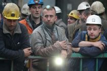 Zenički rudari u suzama nakon skoro dva dana izašli iz jame: Neka se ne igraju s nama