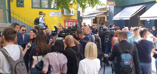 Protest novinara u Sarajevu: Državo, zaštiti nas, mi imamo pravo na rad i slobodu!