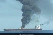 Gori iranski naftni tanker kod saudijske obale, očevici tvrde da je pogođen projektilima