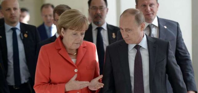 Merkel će se sastati s Putinom u ponedjeljak u Parizu