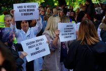 Radnici u zdravstvu protestuju ispred Vlade u Sarajevu: Diskriminisani smo od 2017.