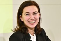 Tirkizno-zeleni ministar Alma Zadić: Od djeteta izbjeglice do ministra pravde