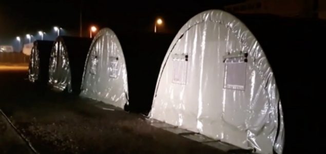Šatori na granici su obična farsa, nijedan putnik nije zadržan u njima