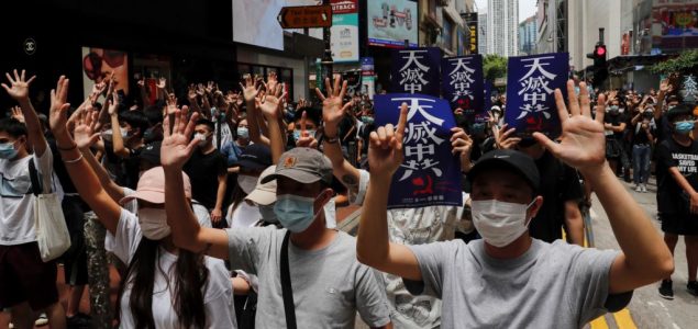 Policija u Hong Kongu ispalila suzavac na demonstrante
