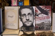 Sud: SAD ima pravo na zaradu od Snowdenove knjige