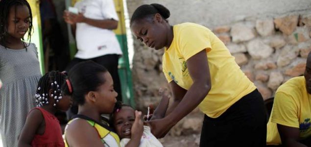 Novac i vakcina: Bogati mogu tri puta cijepiti ljude, siromašni gotovo nikako