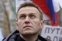 Navalnom prijeti zatvor ako se vrati u Rusiju