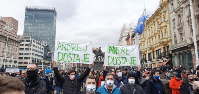 Na prosvjedu u Zagrebu zatraženo otvaranje kafića i teretana