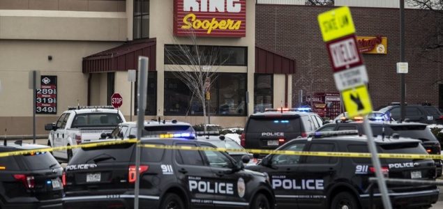 SAD: Deset mrtvih u pucnjavi u supermarketu
