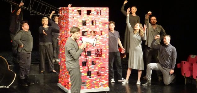 Predstava “Schindlerov lift” ušla u takmičarski program festivala Sterijino pozorje