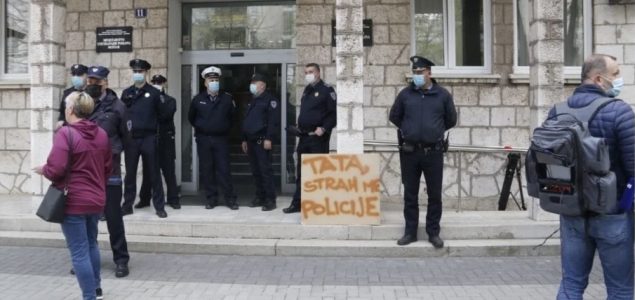 Navijači i građani protestovali u Mostaru zbog brutalnosti policije