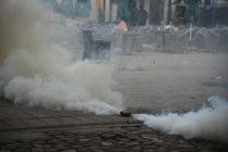 Žestoki sukobi na Cetinju: Gore barikade, povrijeđeni demonstranti i policija