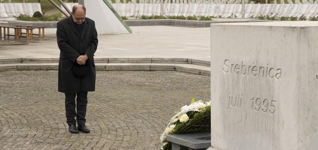 Visoki predstavnik u BiH odao počast žrtvama genocida u Srebrenici