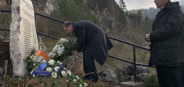Karić, Dunović i Schmidt otkrili spomen-ploču ubijenim građanima na Kazanima