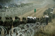 Poljska tvrdi: Bjelorusija oprema migrante za prelazak granice