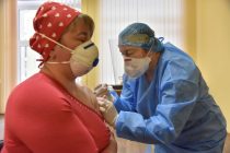 Ukrajina daje novčane poticaje za vakcinaciju protiv COVID-a 19