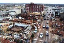 Biden proglasio stanje katastrofe, spasioci pretražuju ruševine