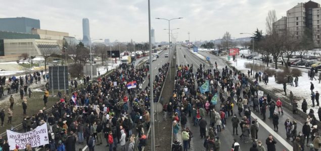 Počela blokada autoputa u Beogradu, ekolozi poručuju „Rio Tinto nije dobrodošao u Srbiju“