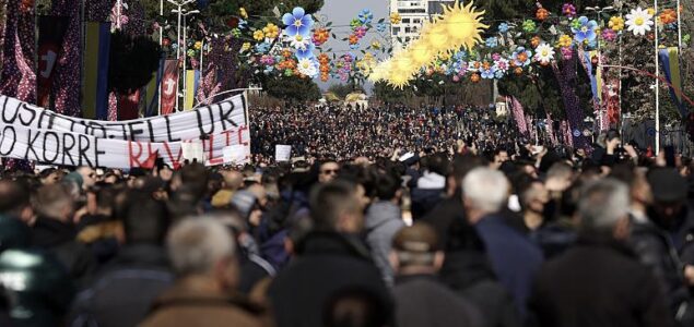 Rast cijena hrane i goriva natjerao Albance da izađu na masovne demonstracije