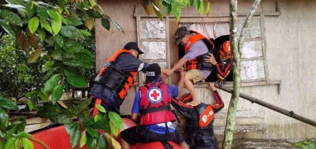 Najmanje 167 osoba poginulo u poplavama i klizištima na Filipinima