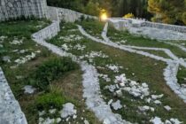 UABNOR Mostar o devastaciji Partizanskog spomen groblja: ‘I nakon godinu dana istraga je u tijeku’