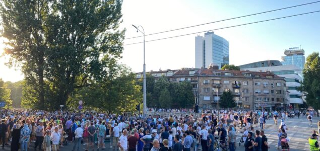 Nastavlja se protest ispred Ureda visokog predstavnika u Sarajevu