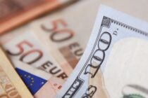 Evro ojačao prema dolaru
