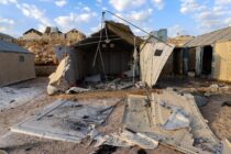 Najmanje šest civila poginulo, a 75 ranjeno u napadu na kamp u Idlibu
