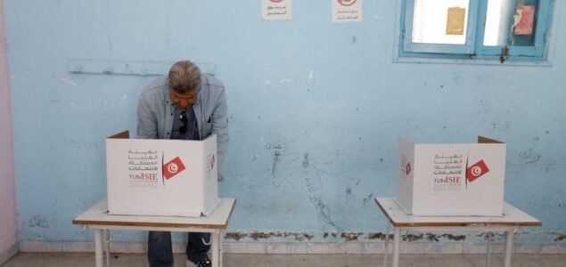 Opozicija u Tunisu traži ostavku predsednika nakon male izlaznosti na izbore