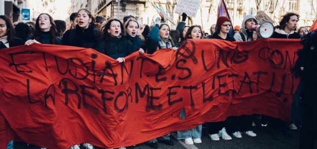 Masovni štrajkovi u Francuskoj zbog penzione reforme