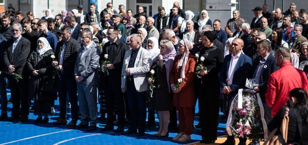 Obilježena 30. godišnjica od masakra na školskom igralištu u Srebrenic