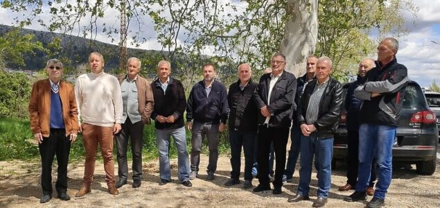 Logoraši Stoca su prvi put nakon 30 godina posjetili bivši logor HVO-a u Čapljini