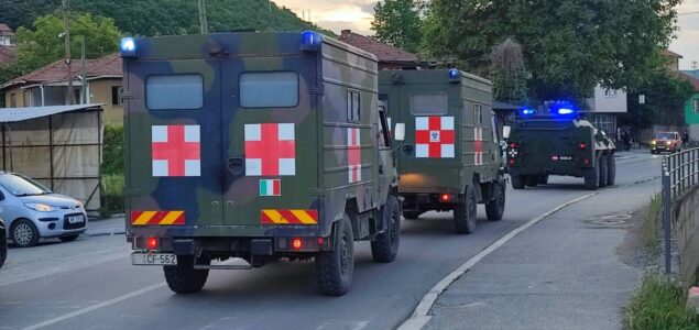 KFOR saopštio da je oko 25 vojnika povređeno u sukobima u Zvečanu