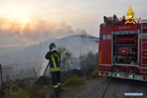 Požar u italijanskoj regiji Kalabriji, najavljene visoke temperature